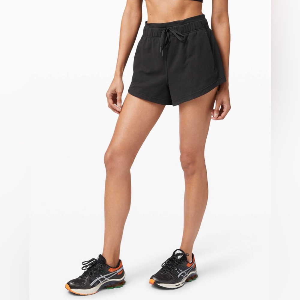 Lululemon Black Inner Glow Short 3" Terry Size 6